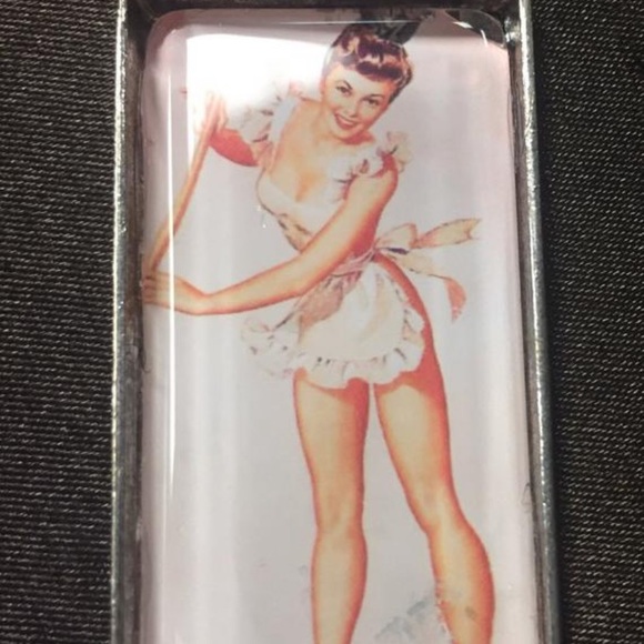 Pin up necklace - Picture 5 of 5